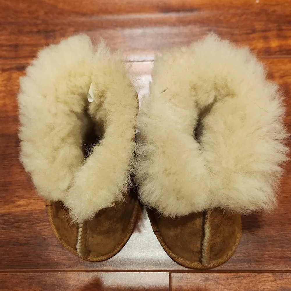 NWOT Made in New Zealand Baby Boots size S